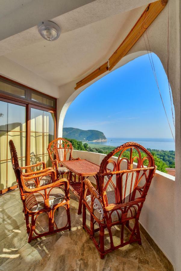 Pataki Guesthouse Petrovac Exterior foto