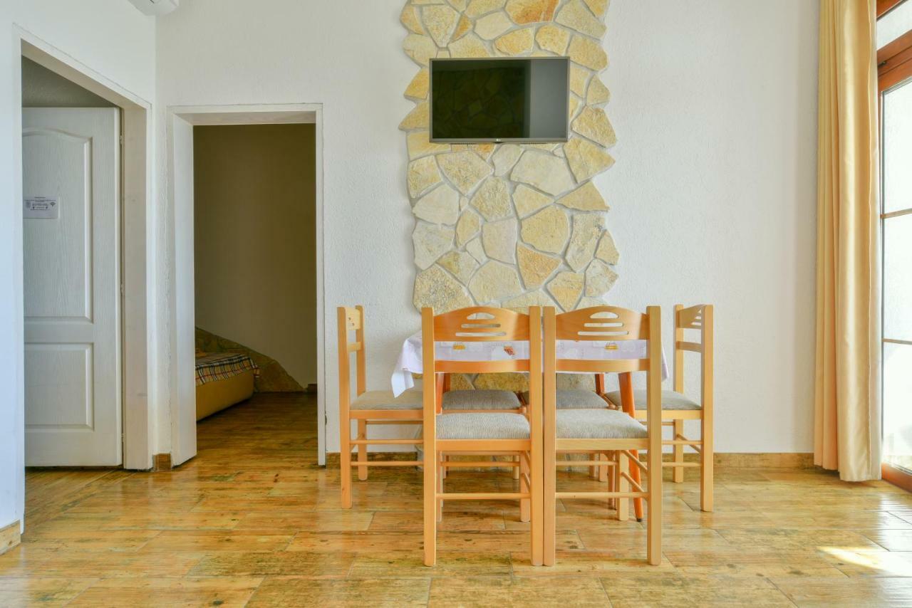Pataki Guesthouse Petrovac Exterior foto