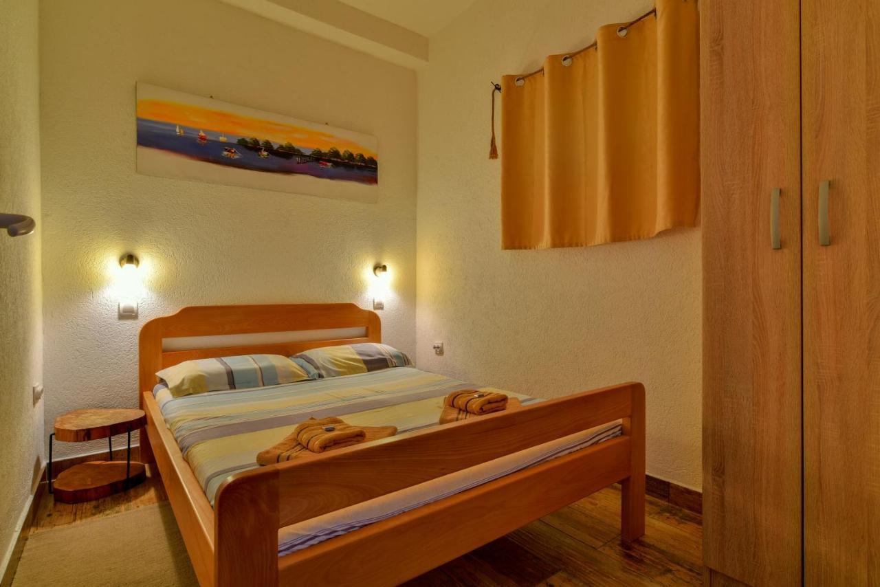 Pataki Guesthouse Petrovac Habitación foto